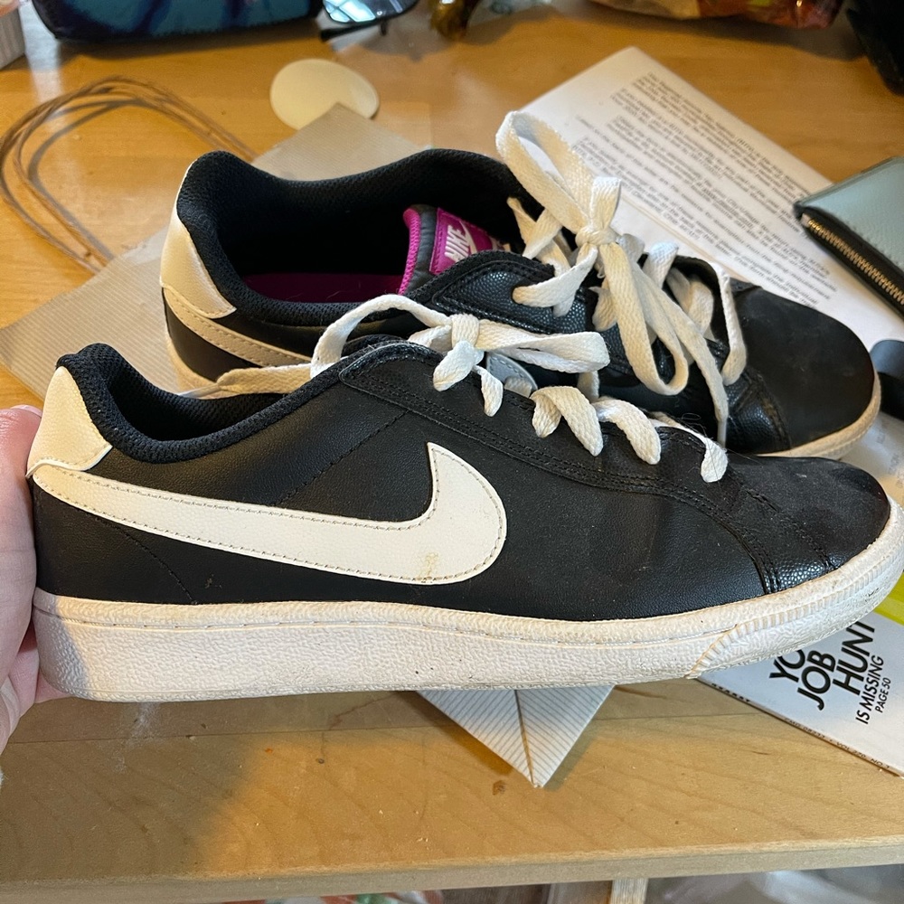 Nike Court Majestics